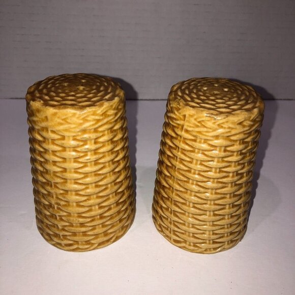 Vintage Salt & Pepper Japan Beige Basket Weave Wicker Fruit Vegetables 3.5" - Picture 7 of 11